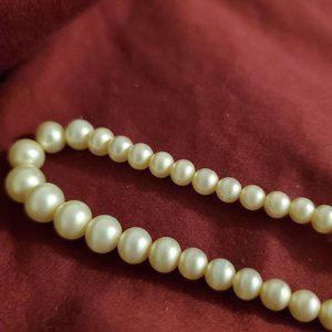 Fresh water pearl necklace